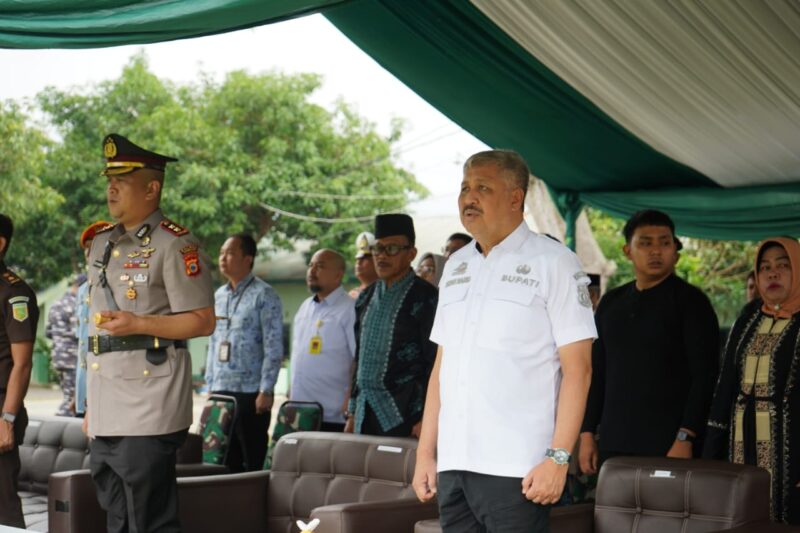 upati Pinrang H.A. Irwan Hamid, S.Sos di dampingi Kapolres Pinrang AKBP Edy Sabhara Mangga Barani S.I.K menghadiri kegiatan Serah Terima Jabatan Komandan Batalyon Infanteri 721/Makkasau