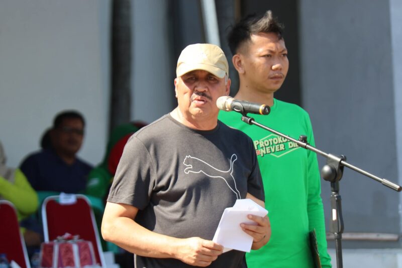 Bupati Pinrang H.A. Irwan Hamid, S.Sos membuka Pekan Olahraga dan Seni (Porseni) dalam rangka memperingati Hari Ulang Tahun (HUT) Kemerdekaan Republik Indonesia ke-80, Di Halaman Kantor Bupati Pinrang