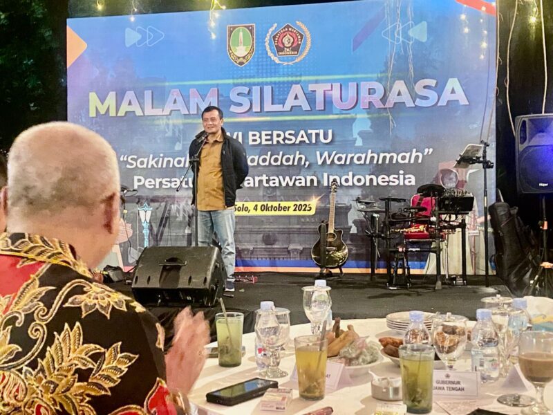 Gubernur Jawa Tengah, Komjen Pol (P) Drs. Ahmad Luthfi, S.H., S.St., M.K. mengundang pada acara Malam Silaturasa Persatuan Wartawan Indonesia di Taman Balekambang, Kota Surakarta, Sabtu, 4 Oktober 2025