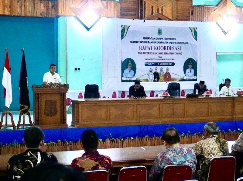 Plt. Kepala Badan Kesatuan Bangsa dan Politik Kabupaten Pinrang, A. Haswidy Rustam, SSTP, M.Si. membuka Rapat koordinasi FKUB