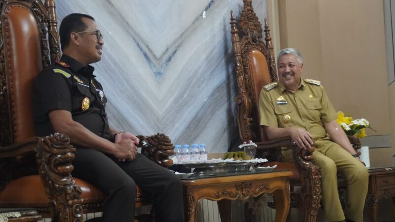 Kunjungan kerja perdana ke Kabupaten Pinrang Kajati Sulawesi Selatan Dr. Didik Farkhan Alisyahdi di terima Bupati Pinrang Irwan Hamid dan jajarannya