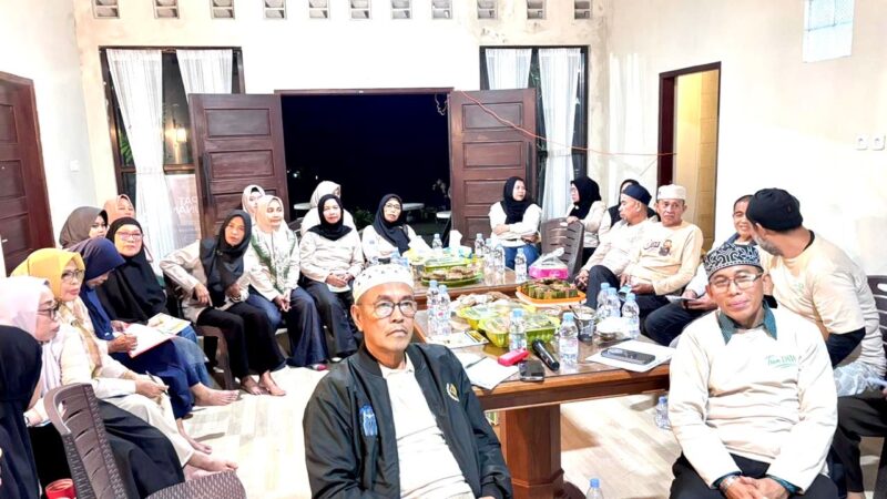 Peserta RAKERNAS PT. Darussalam Wisata 2026 mengikuti sesi diskusi dan evaluasi program di Malino, Gowa, sebagai bagian dari penyusunan strategi peningkatan pelayanan jamaah haji dan umrah.