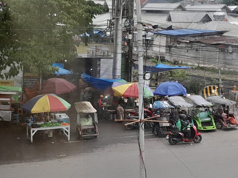 Suasan Pasar tradisional Pa,baeng-baeng Makassar, Rabu (18/3/2026)
