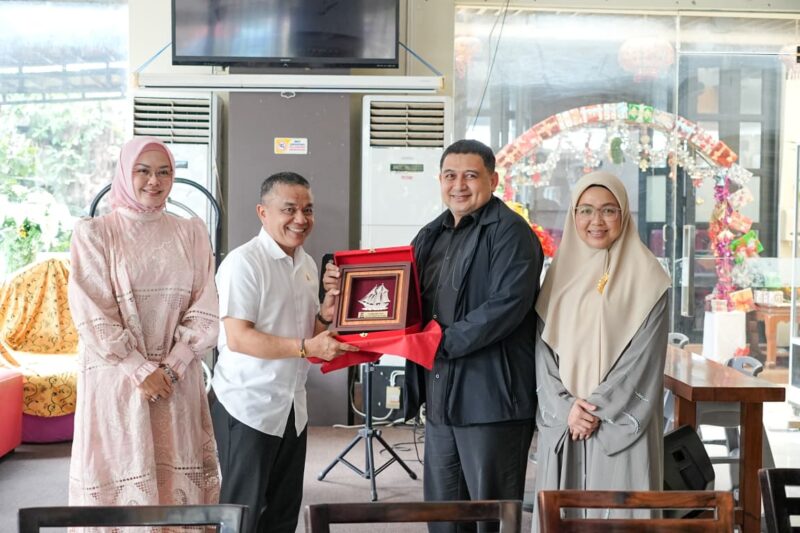 Wali Kota Makassar, Munafri Arifuddin didampingi Ketua TP PKK Kota Makassar, Melinda Aksa, melakukan kunjungan kerja Pemerintah Kota Palu, Jumat (27/3/2026)
