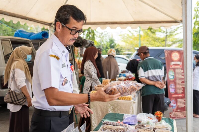 Sekretaris Daerah Kabupaten Pinrang A. Calo Kerrang berkesempatan memantau langsung jalannya kegiatan GPM guna memastikan masyarakat dapat memanfaatkan program ini dengan baik.