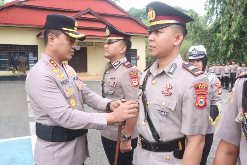 Lepas Sambut Pejabat Utama Polres Wajo diawali Sertijab. Kasat Lantas Polres Wajo berganti dari AKP Riyanda Putra kepada IPTU Aprinando.