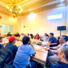 Suasana rapat penitia pelaksana (OC) dan panitia pengarah (SC)  untuk mengevaluasi tahapan agenda kegiatan yang berlangsung di Sekretariat Panitia Kantor PWI Sulsel jalan Maccini, Makassar.