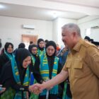 Bupati Pinrang H. Andi Irwan Hamid Melepas keberangkatan 46 orang jamaah calon haji program haji plus.