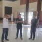 Plt Ketua PWI Sulsel, Zulkifli Gani Ottoh (tengah) didampingi Bendahara PWI Sulsel Rukman Nawawi (tiga dari kanan) melihat sarana dan fasilitas Gedung Guru HM. Jusuf Kalla di dalam kawasan perkantoran Dinas Pendidikan Sulsel Jalan Perintis Kemerdekaan KM.10 Tamalanrea Makassar.