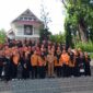 Bupati Wajo, H. Andi Rosman berpose bersama Petugas Sensus Ekonomi 2026 usai Apel Siaga.
