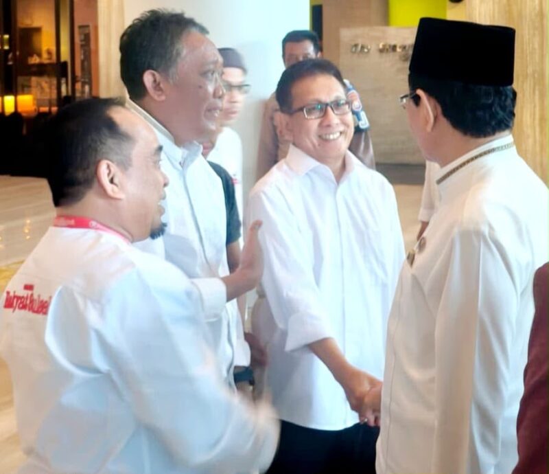 Momen Hangat Menag Nazaruddin Umar Sambut Hangat Nakhoda Baru PWI Sulsel.