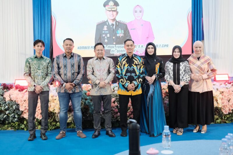 Wakil Bupati Kabupaten Gowa, Darmawangsyah Muin, mengahadiri malam Ramah Tamah Penyambutan Kapolresta Gowa, Kombes Pol. Muh Yusuf Usman, di Aula Polresta Gowa, Kamis (30/7/2026) malam