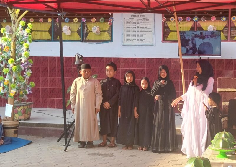 Paguyuban UPT SDN 240 Pinrang Laksanakan Peringatan Maulid Nabi Dengan Meriah dan Hikmat.