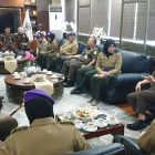 Kepala Kejaksaan Tinggi Sulsel, Muhammad Syarifuddin, SH, MH (kanan) saat menerima pengurus Ikatan Alumni Resimen Mahasiswa Indonesia (IARMI) Sulsel di ruang kerjanya, Jumat, 23 Oktober 2026 di Makassar.